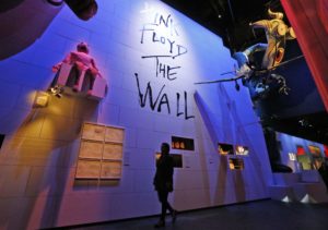 Their Mortal Remains mostra Pink Floyd