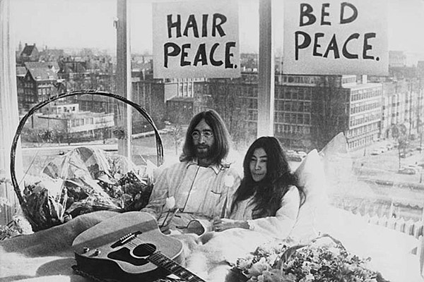 Storia John Lennon Happy Xmas